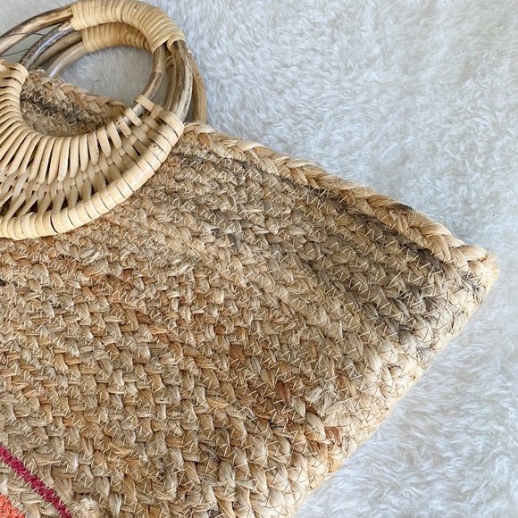 Mallis Women's Straw Tote Bag, Round Wooden Handle, Beach Bag, Color Details - Picture 2 of 8